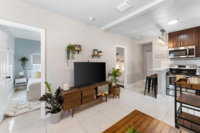 Cozy 2 Bedroom home w/Gated parking, Patio & W/D